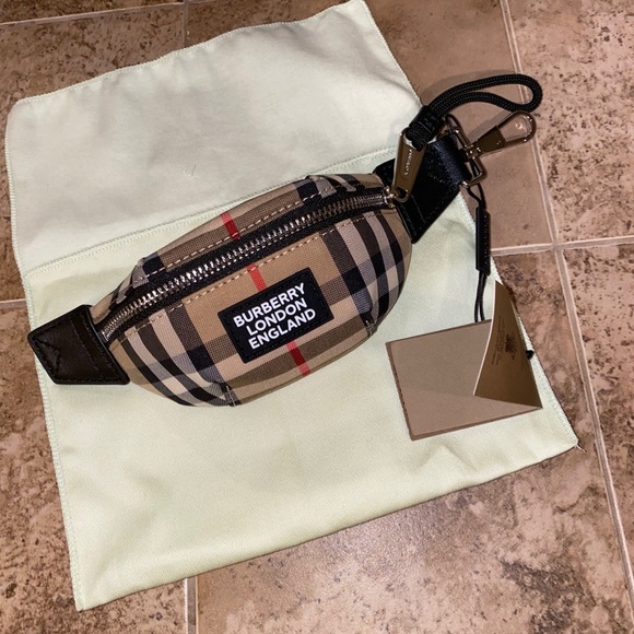 New💕Burberry Bum check bag charm - Picture 7 of 11